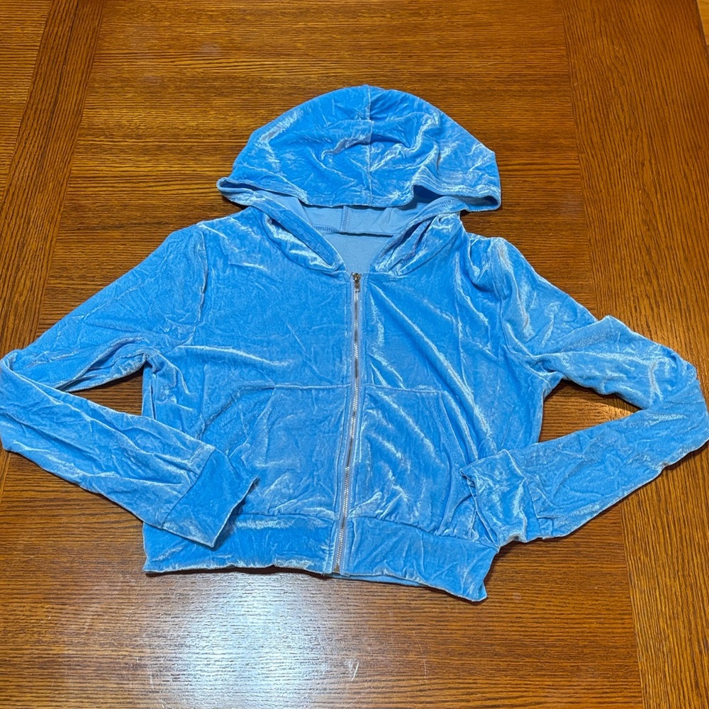 Velvet cropped hoodie